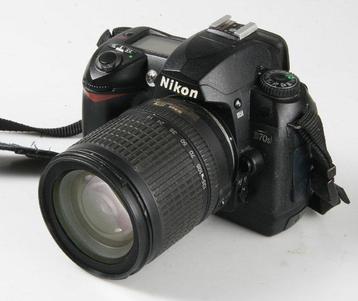 Nikon D70s + Nikkor AF 18-135 mm Digitale reflex camera beschikbaar voor biedingen