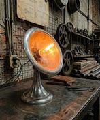 Kachel - Verchroomd - Lamp: gevonden voorwerp