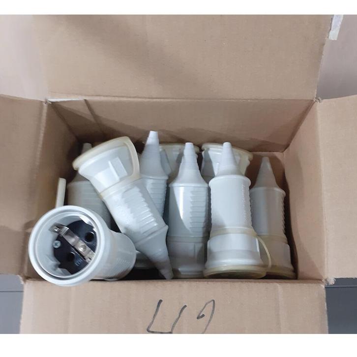 Doos met 12 mennekes contra stekkers, Diversen, Rommelmarktspullen