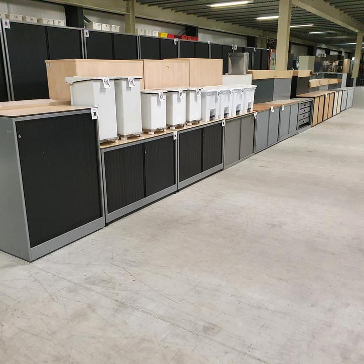 VEEL gebruikt kantoormeubilair kasten stoelen bureaus etc., Zakelijke goederen, Kantoor en Winkelinrichting | Kantoormeubilair en Inrichting