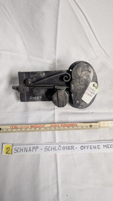 Slot - Schnapsslot, Antiek en Kunst, Antiek | Overige Antiek