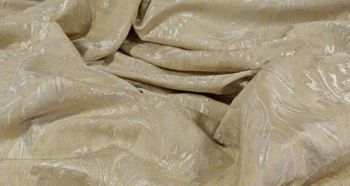 Broccato barocco avorio dorato – Castello del Barro -, Antiek en Kunst, Antiek | Kleden en Textiel