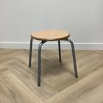 Tweedehands schoolkruk, zithoogte 39 cm, , beuken - grijs, Huis en Inrichting, Barkrukken, Ophalen of Verzenden, Gebruikt, Hout