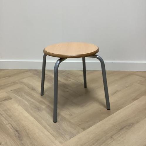 Tweedehands schoolkruk, zithoogte 39 cm, , beuken - grijs, Huis en Inrichting, Barkrukken, Gebruikt, Hout, Ophalen of Verzenden