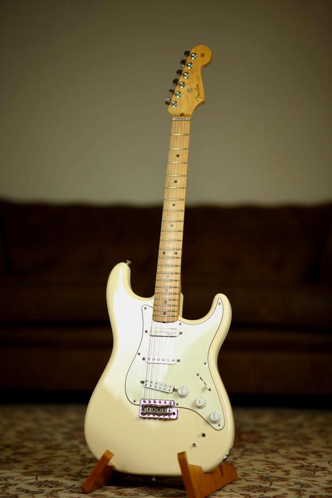 Fender Ed O´Brien Stratocaster  | Olympic White, Muziek en Instrumenten, Snaarinstrumenten | Gitaren | Elektrisch