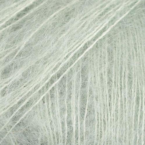 DROPS Kid-Silk Uni Colour - 45 soft mint - Mohair Garen, Hobby en Vrije tijd, Breien en Haken, Ophalen of Verzenden