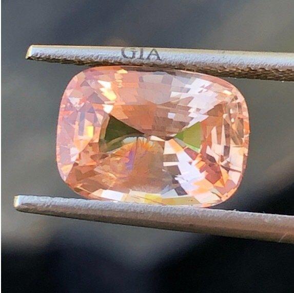 1 pcs Oranje, Roze Padparacha saffier - 5.47 ct -, Sieraden, Tassen en Uiterlijk, Edelstenen