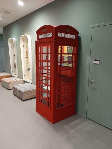Engelse telefooncel rustig bellen in Engelse telefooncellen beschikbaar voor biedingen
