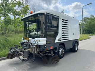 ( Locatie Nijkerk ) Veegmachine, Ravo, 580 Euro 5, 2013, Tuin en Terras, Veegmachines