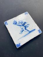 Tegel - Antieke Delfts blauwe tegel met een grote engel met