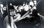 Werner Bischof - En el tren expreso La Rafale, lleno hasta