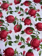 Prachtige stof, boerderij met granaatappels. - Textiel - 250, Antiek en Kunst, Curiosa en Brocante