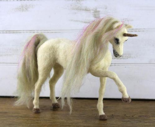 Naaldvilt-pakket Eénhoorn (unicorn), Hobby en Vrije tijd, Vilt, Overige typen, Nieuw, Wolvilt, Ophalen of Verzenden