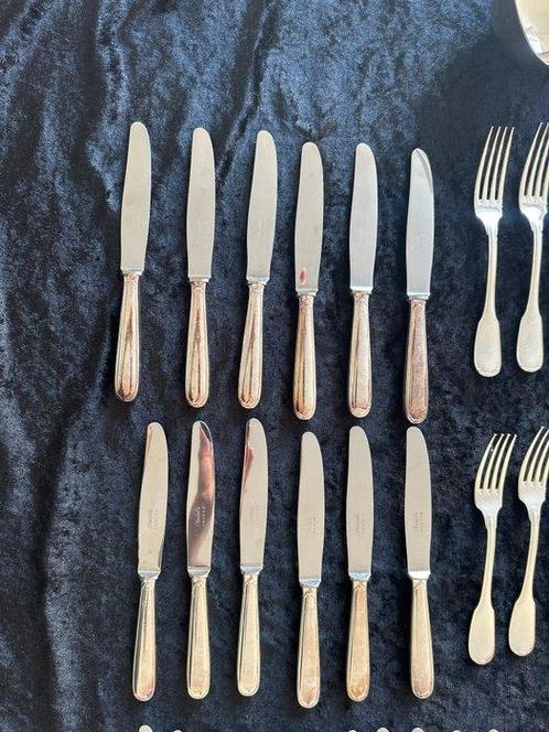 Christofle - Bestekset voor 12 personen (61) - Verzilverd -, Antiek en Kunst, Antiek | Meubels | Tafels