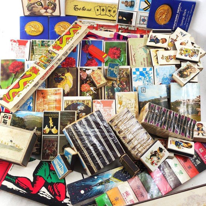 Luciferdoos (180) - Lot met meer dan 180 Portugese, Antiek en Kunst, Antiek | Speelgoed