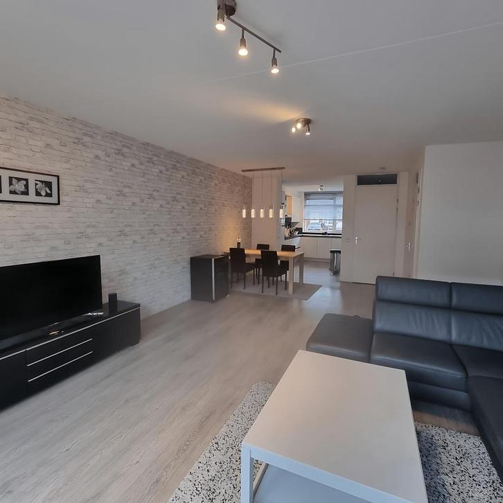 Eengezinswoning met tuin, gestoffeerd en tijdelijke verhuur, Huizen en Kamers, Huizen te koop