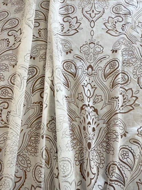Exclusieve tule stof geheel met de hand geborduurd met, Antiek en Kunst, Antiek | Kleden en Textiel
