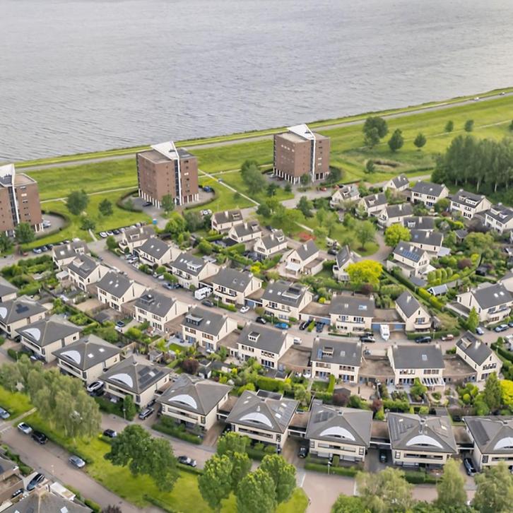 kamer in Almere gevonden voor €450,- pm, Huizen en Kamers, Huizen te huur, Direct bij eigenaar, Almere, (Studenten)kamer