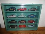1:43 - Modelauto - Handmade wooden showcase with 12x diecast, Hobby en Vrije tijd, Nieuw
