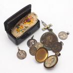 Antiek medaillon, reliekschrijn, devotionele medailles, Antiek en Kunst