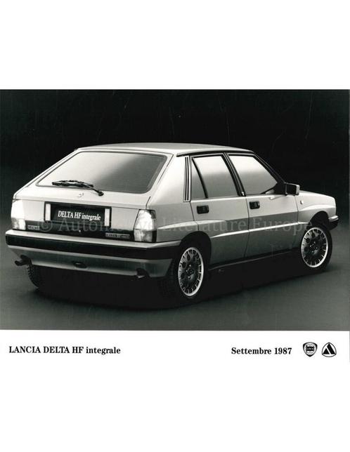 1987 LANCIA DELTA HF INTEGRALE PERSFOTO, Boeken, Auto's | Folders en Tijdschriften