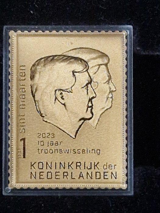 Sint Maarten 2024 - 24 karaat gouden postzegel 10 jaar, Postzegels en Munten, Postzegels | Nederland