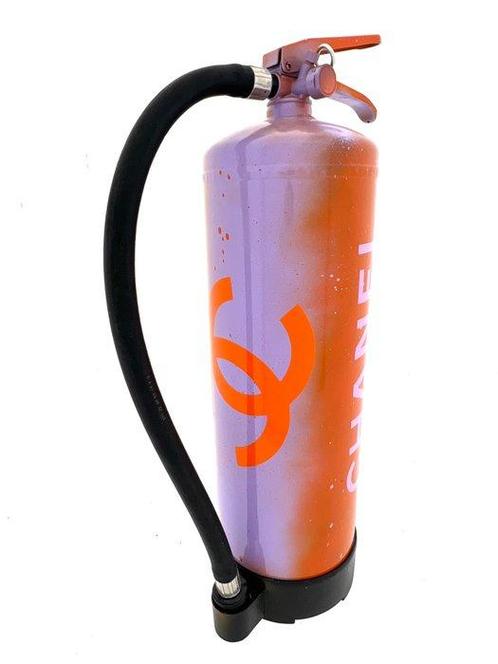 ZizaArt (XXI) - Fire Extinguisher Chanel XXL, Antiek en Kunst, Kunst | Schilderijen | Modern
