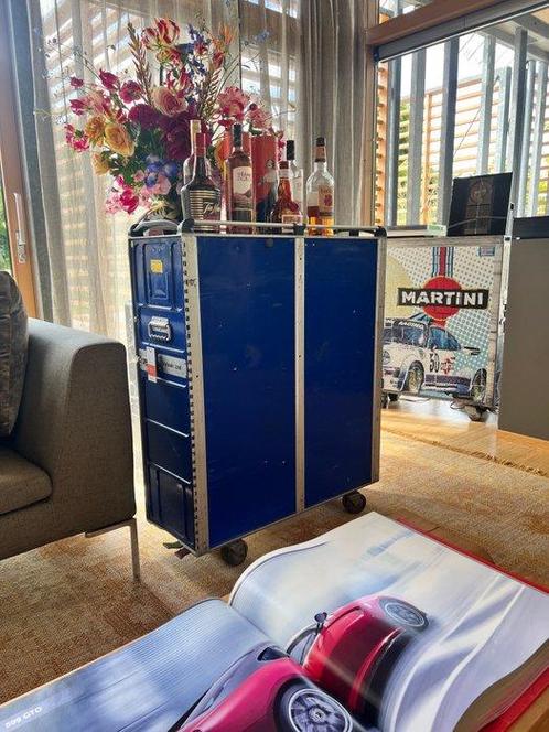 Noboringo - Trolley - Aluminium - A full size vliegtuig, Antiek en Kunst, Antiek | Wandborden en Tegels
