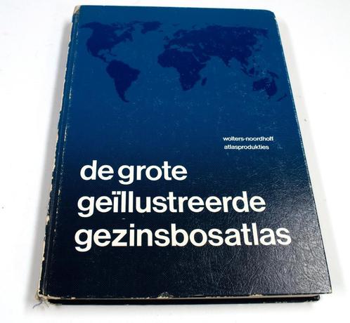 Boek De Grote Geïllustreerde Gezinsbosatlas 1983 CC112, Boeken, Atlassen en Landkaarten, Gelezen, Verzenden