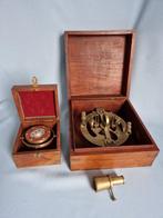 Diverse scheepsartikelen in kistjes - Hout, Messing