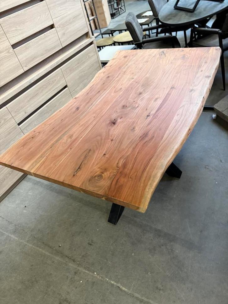 Boomstamtafel, acaciahout (nieuw, outlet), Huis en Inrichting, Tafels | Eettafels, Nieuw, Overige houtsoorten, Metaal
