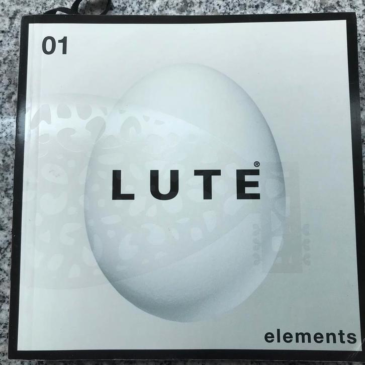 01 Lute Elements  (Peter en Marieke Lute), Boeken, Kookboeken, Nederland en België, Gelezen, Voorgerechten en Soepen, Hoofdgerechten