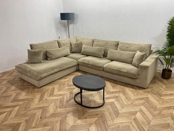 Crème Velvet Ruime Hoekbank ~ Nieuwstaat beschikbaar voor biedingen