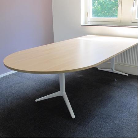 (MDK-104672) Ahrend Mehes vergadertafel 240 x 120 cm met..., Huis en Inrichting, Bureaus, Gebruikt, Ophalen of Verzenden