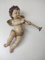 Snijwerk, Holzfigur - farbiger Engel mit Trompete - Amor -