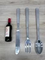 Grote aluminium wanddecoratie – bestekset lepel, vork en mes, Antiek en Kunst, Curiosa en Brocante