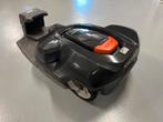Husqvarna 440 Robotmaaier Automower, Tuin en Terras, Ophalen, Zo goed als nieuw, 20 tot 25 cm, Husqvarna