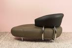 Leolux Kikko chaise longue, 180 graden draaibaar, olijfgroen