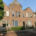 Eengezinswoning met tuin en parkeerplaats in centrum, Huizen en Kamers, Garages en Parkeerplaatsen