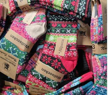 3 Paar Warme Meerkleurige Alpaka Sokken – Stijlvol &amp; beschikbaar voor biedingen