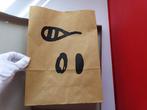 Banksy (1974) - Disguise Kit, Antiek en Kunst