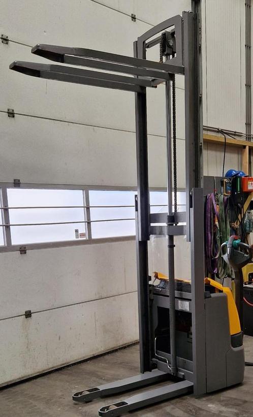 Jungheinrich stapelaar Nieuwe ACCU! 1000KG 2500mm hefhoogte, Zakelijke goederen, Machines en Bouw | Heftrucks en Intern transport