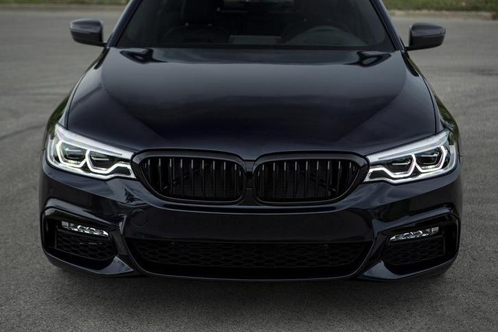 Grill voor BMW 5 Serie G30/G31 | glans zwart | enkelspijls, Auto diversen, Tuning en Styling