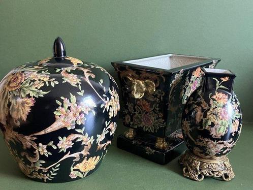 G&C Interiors - Vaas (3) - Brons, Porselein - Set, Antiek en Kunst, Curiosa en Brocante
