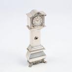 H. Hooijkaas - Staand horloge klok - Miniatuur figuur - .835