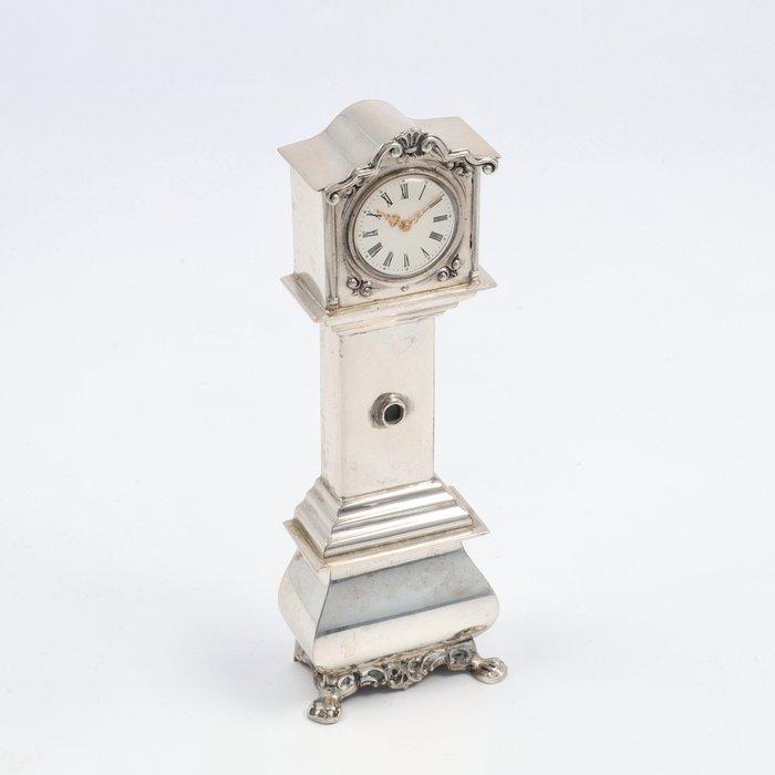 H. Hooijkaas - Staand horloge klok - Miniatuur figuur - .835, Antiek en Kunst, Antiek | Goud en Zilver