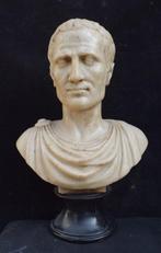 sculptuur, Busto Giulio Cesare - 32 cm - Hersteld marmer