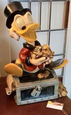 Disney - Donald Duck - Scrooge Mc Duck on Treasure Chest -, Nieuw