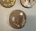 Trois Tsuba - IJzer (gegoten) - Japan, Antiek en Kunst