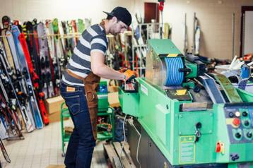 Slijpen en waxen skis en snowboard! Klaar terwijl u wacht beschikbaar voor biedingen